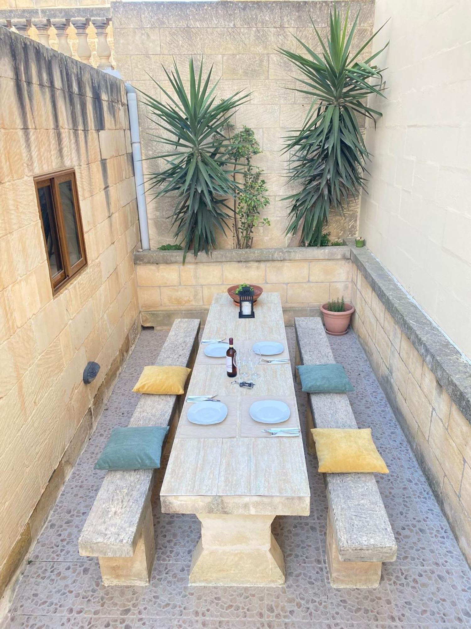 A La Maison B&B Xaghra Ngoại thất bức ảnh