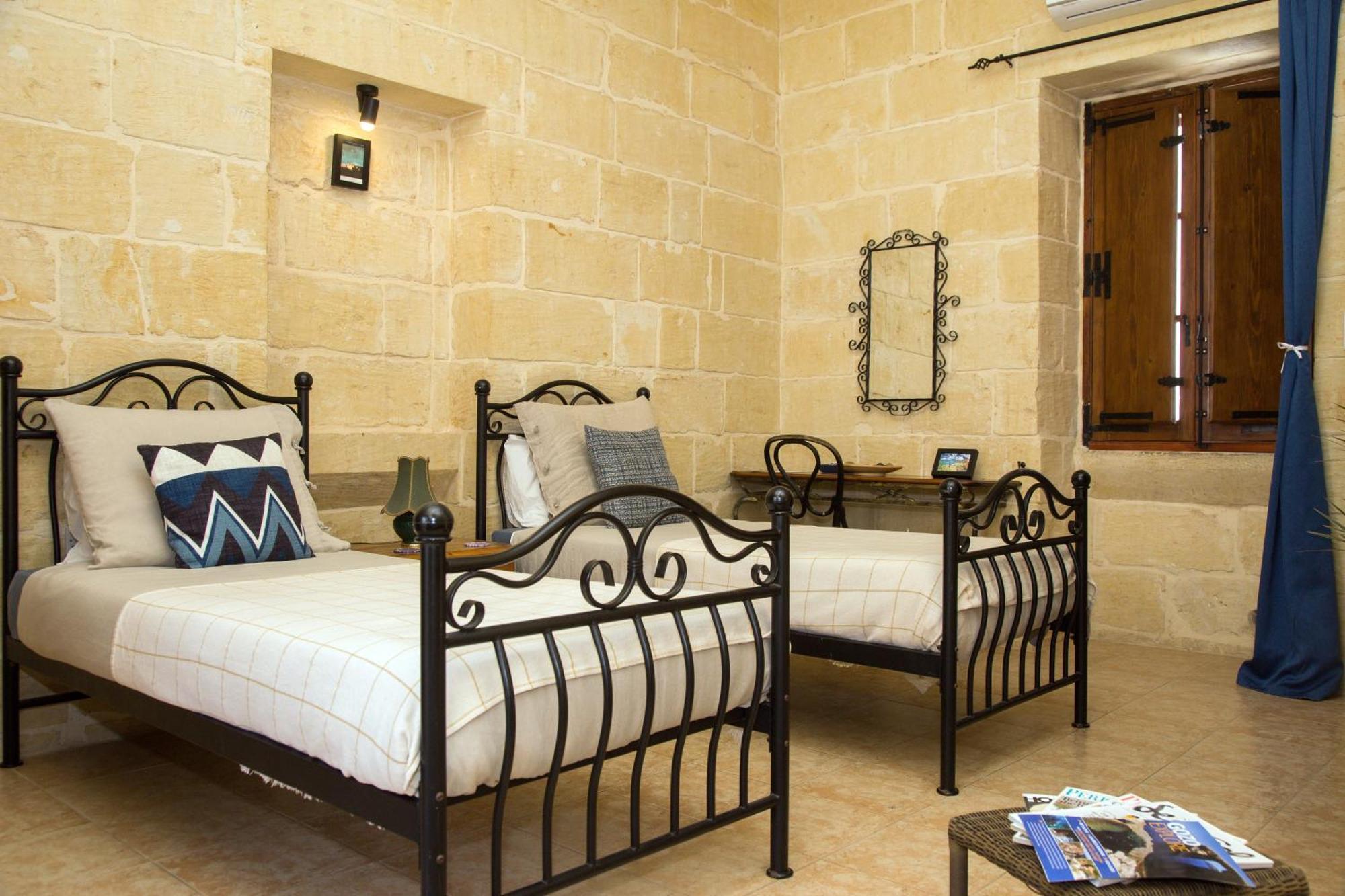 A La Maison B&B Xaghra Ngoại thất bức ảnh
