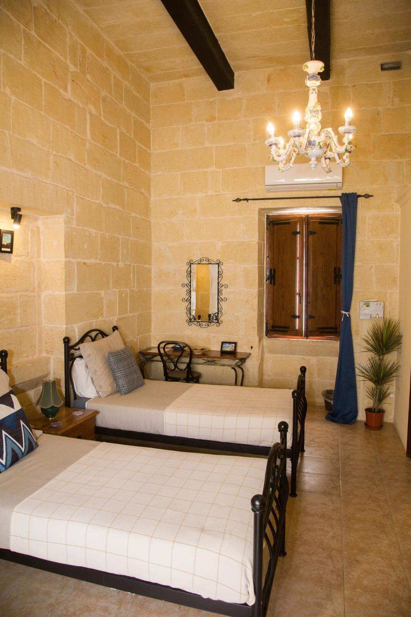A La Maison B&B Xaghra Ngoại thất bức ảnh